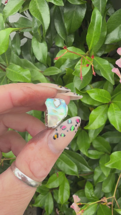 8mm “Ow” abalone shell bead